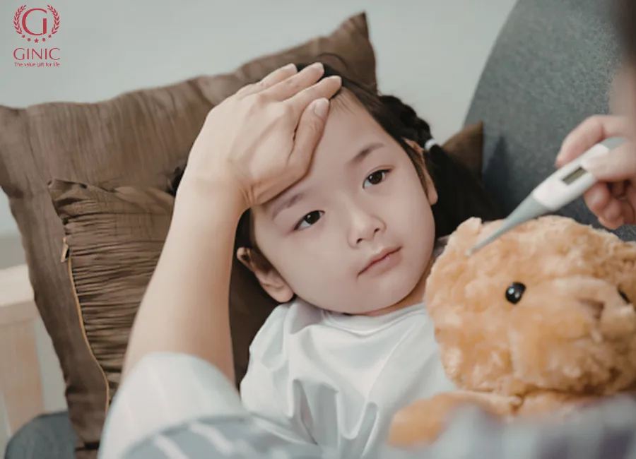 5 BỆNH THƯỜNG GẶP Ở TRẺ LÚC GIAO MÙA TỪ XUÂN SANG HÈ CHA MẸ CẦN LƯU Ý!