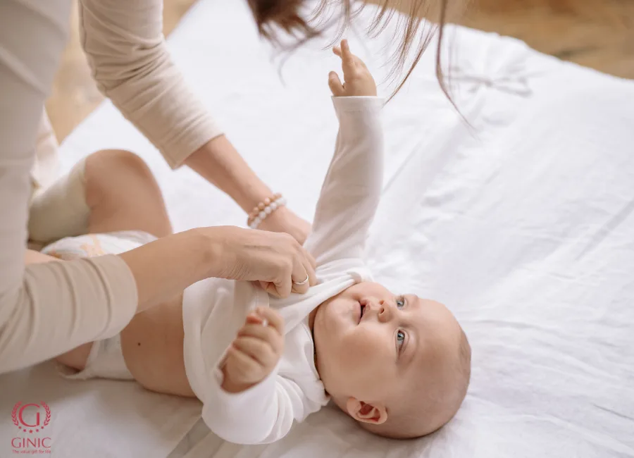 5 lưu ý khi chăm sóc cho trẻ em bị viêm họng cấp trong thời tiết giao mùa