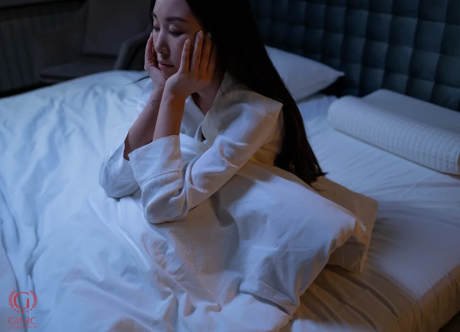PHỤ NỮ TUỔI TIỀN MÃN KINH TRONG MÙA NÓNG: VÌ SAO DỄ BỐC HỎA, CÁU GẮT, MẤT NGỦ?